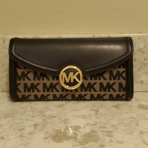Michael Kors Large Continental Wallet